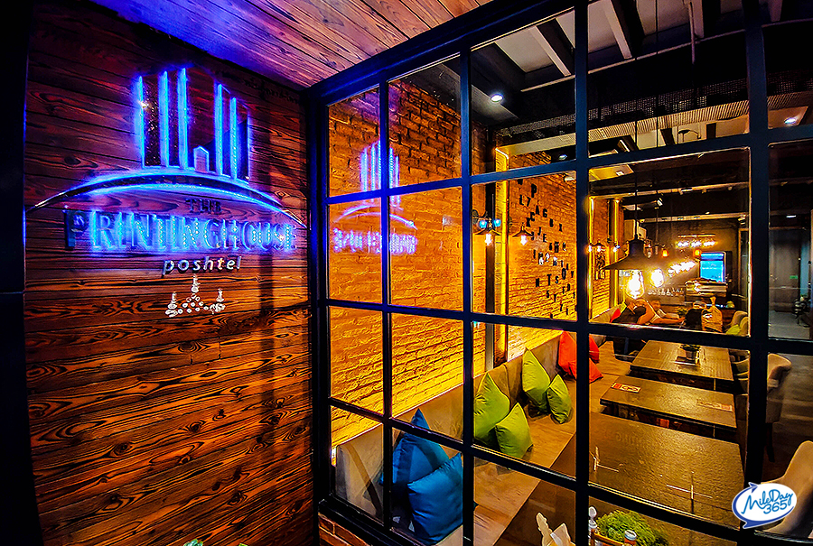 The Printing House Poshtel ที่พักนักเดินทาง ชิม ชิลล์ วิวภูเขาทอง