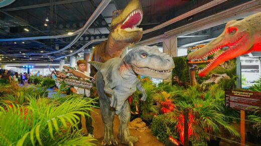 MBK CENTER THE LOST JURASSIC WORLD