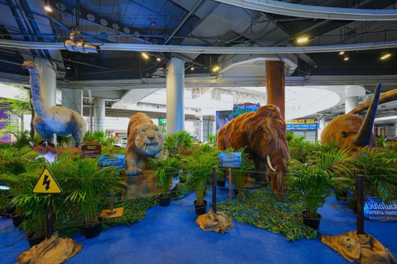 MBK CENTER THE LOST JURASSIC WORLD