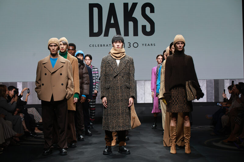 DAKS