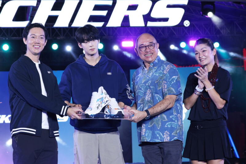 SKECHERS centralwOrld GRAND OPENING With Cha Eun-Woo & Apo Nattawin