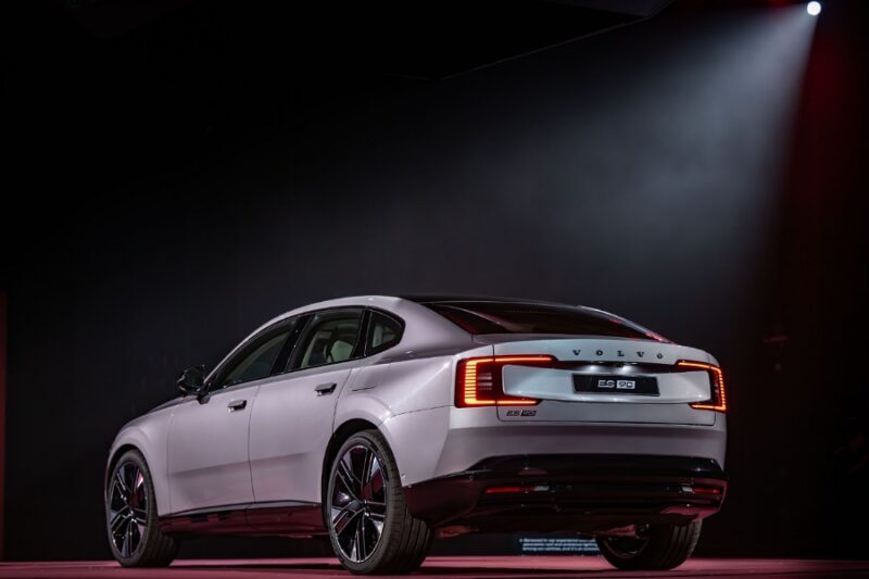 Volvo ES90